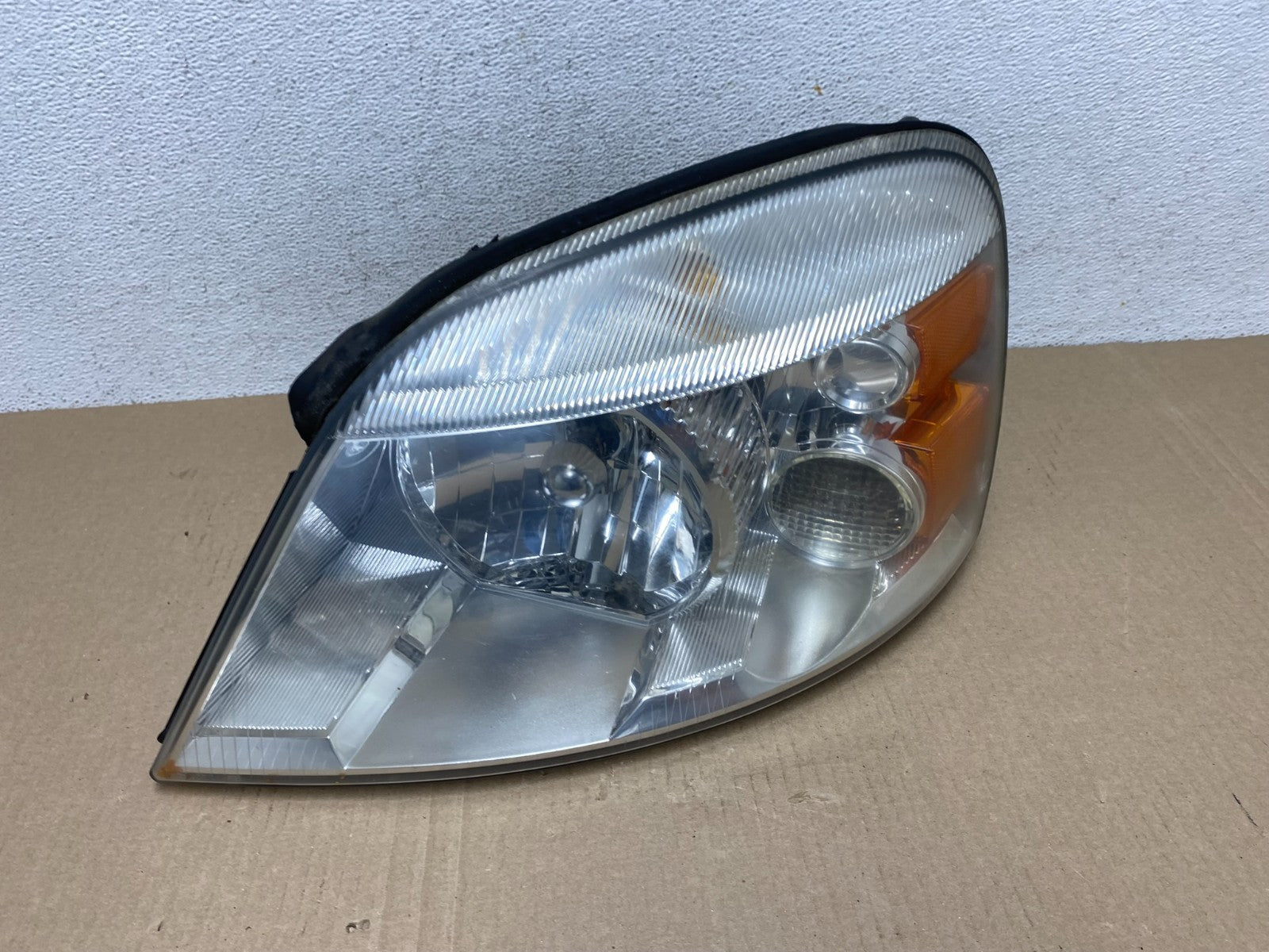 2004 - 2007 Ford Freestar Left Driver LH Side Headlight Halogen AF5775 DW2