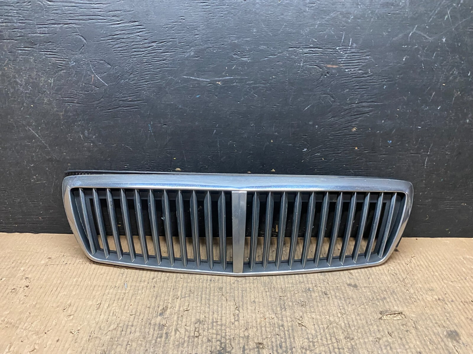 2002 to 2005 Hyundai XG350 Front Upper Grill Grille W/Emblem N20690