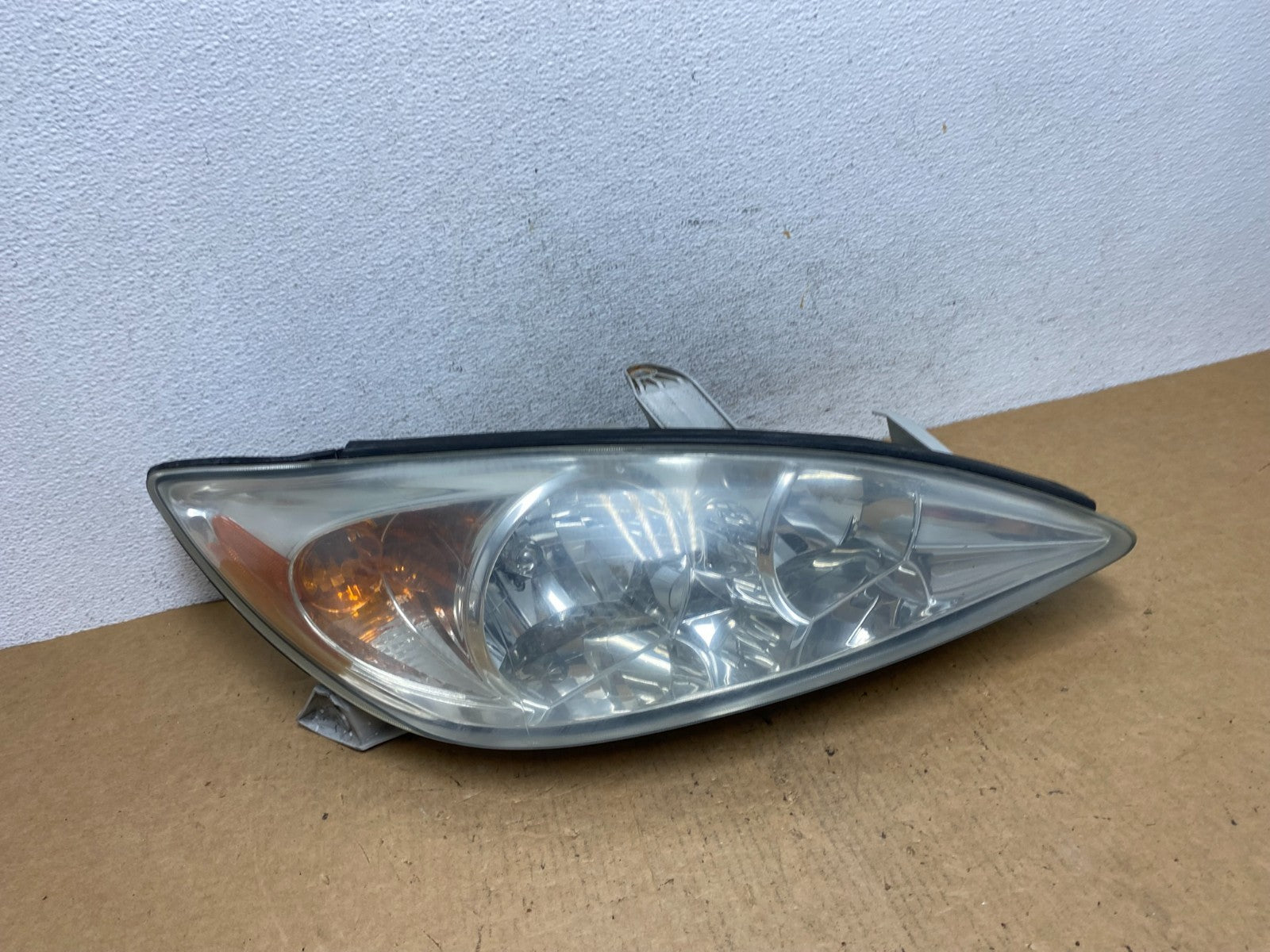 2002 to 2004 Toyota Camry Halogen Headlight Right Passenger Rh AD4707 DW0