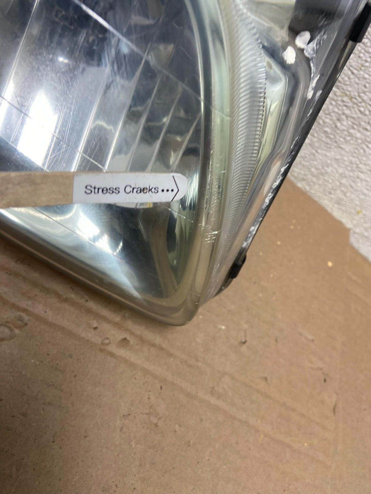 2003 to 2007 Lexus LX470 Right Passenger Side Halogen Headlight  OEM AB1633 DG4