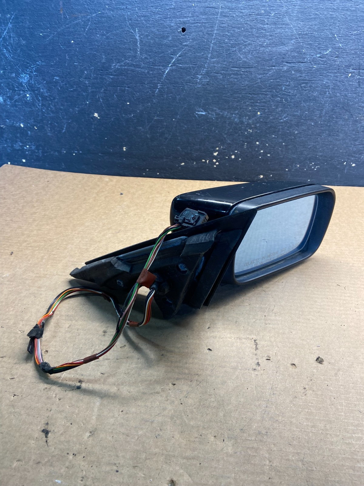 2001 to 2006 BMW 325i Right Passenger Side View Door Mirror OEM Z9112 DG10