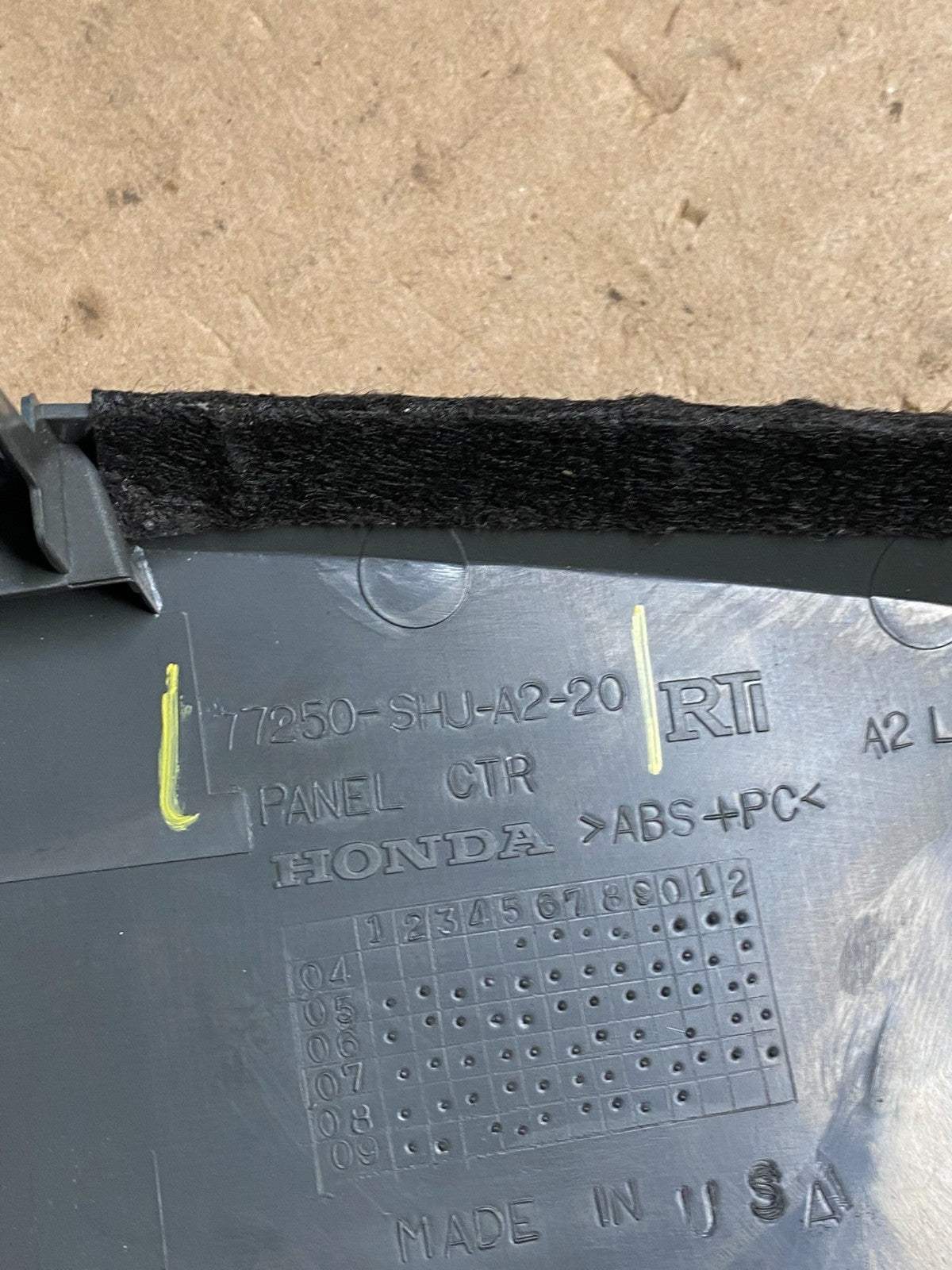 2005 to 2010 Honda Odyssey  Radio Climate Control Dash Trim Bezel Oem p1714 DG6