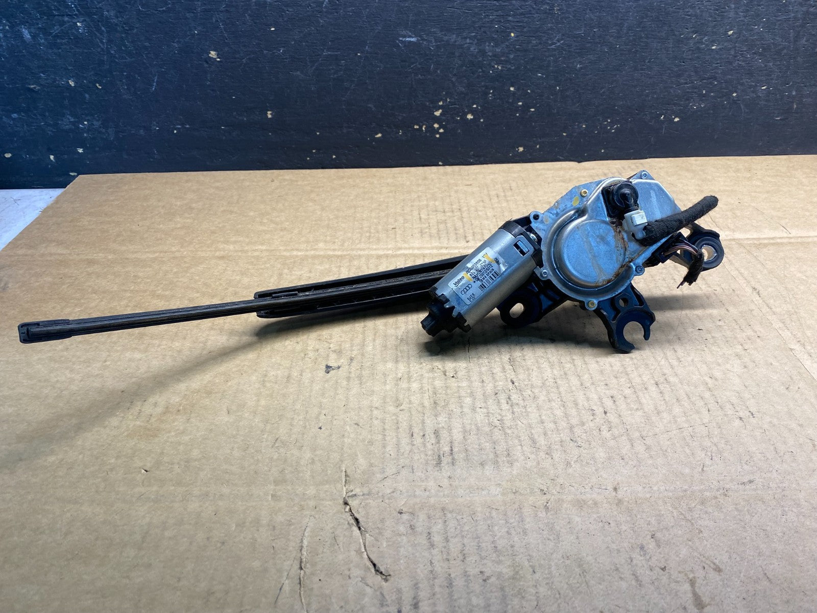 2007 to 2015 Audi Q7 Rear Windshield Washer Wiper Motor ab4012 DG5