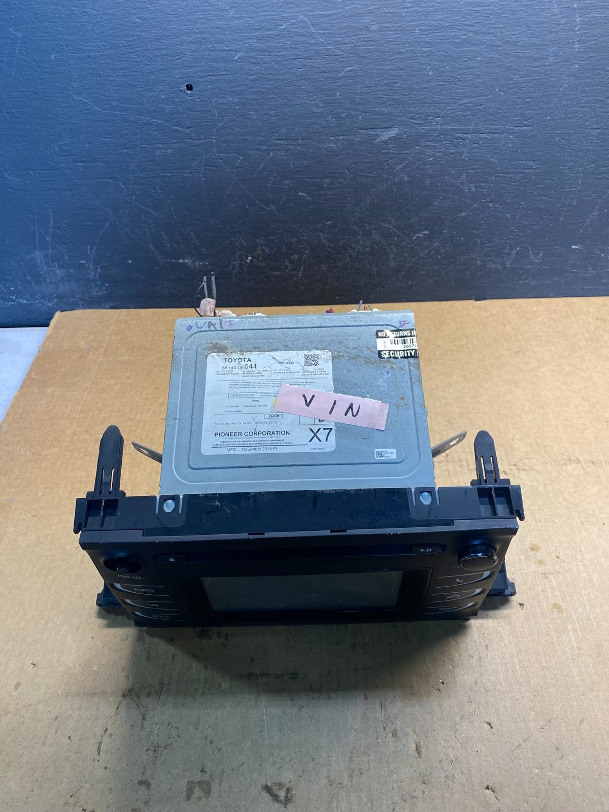 2014 - 2019 Toyota Highlander Radio AM FM Single CD Touch Screen AC6954 DG6