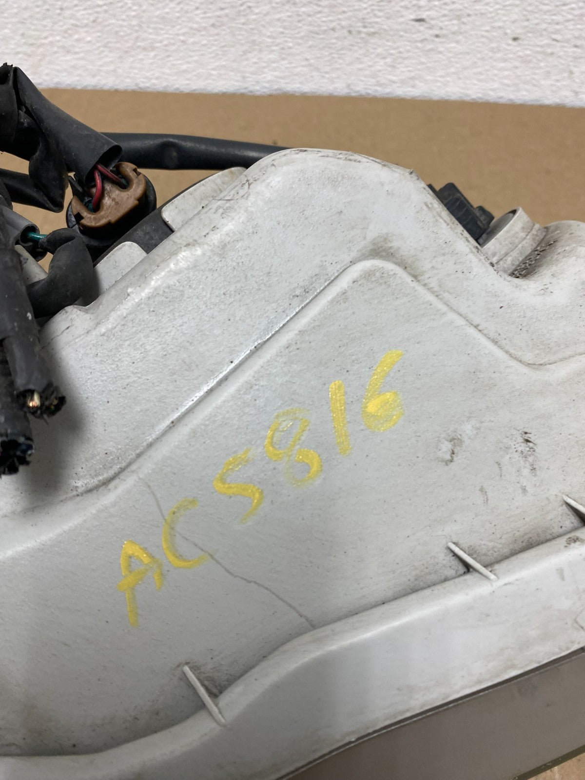 2005 to 2006 Toyota Camry Left Driver LH Halogen Headlight AC5816 DW9