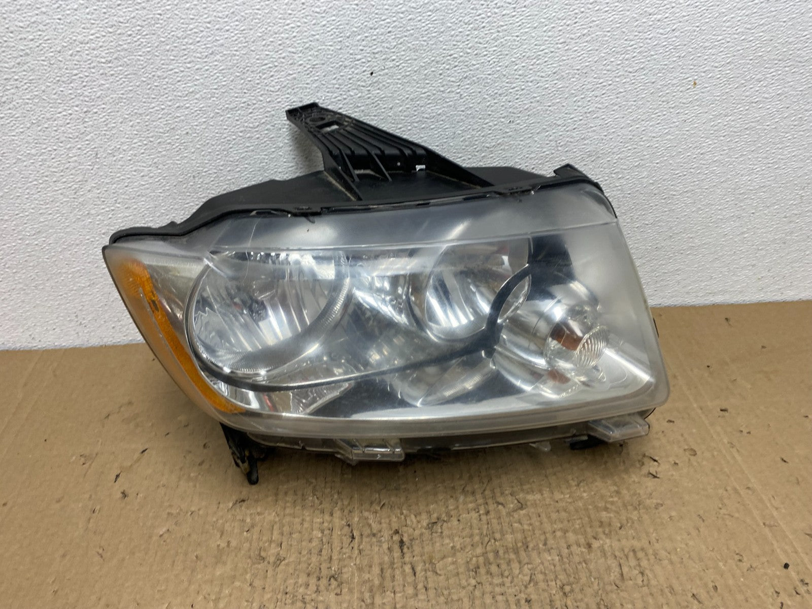 2011-2013 Jeep Grand Cherokee Right Passenger Halogen Headlight AC4128 DW0