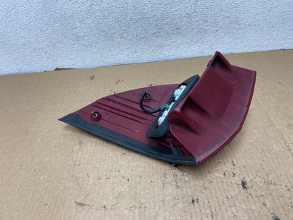 2004 to 2005 Toyota Sienna Left Driver LH Side Tail Light AG2256 LK6