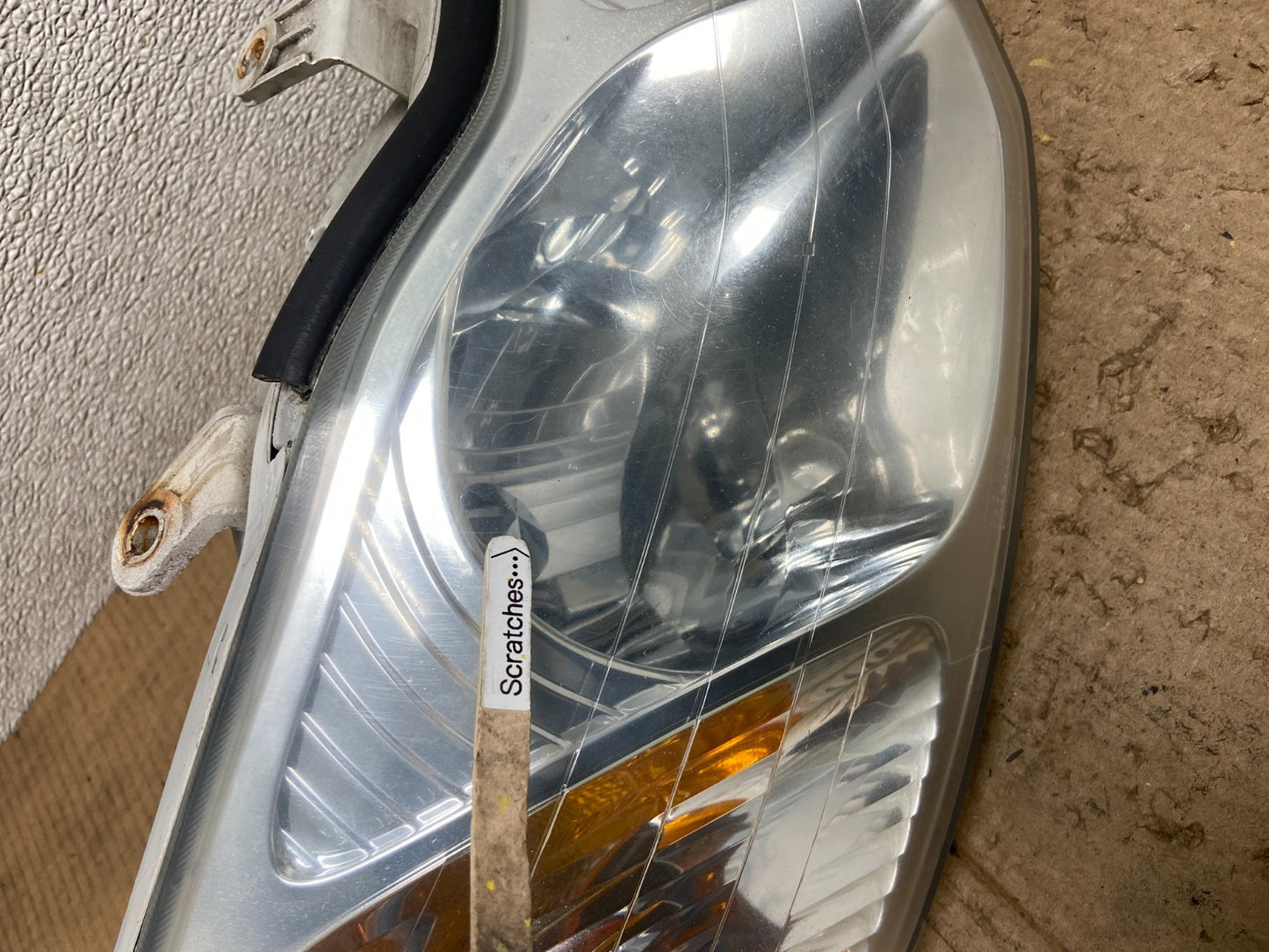 2000-2004 Toyota Avalon Halogen Headlight Right Passenger RH AA8274 DW3