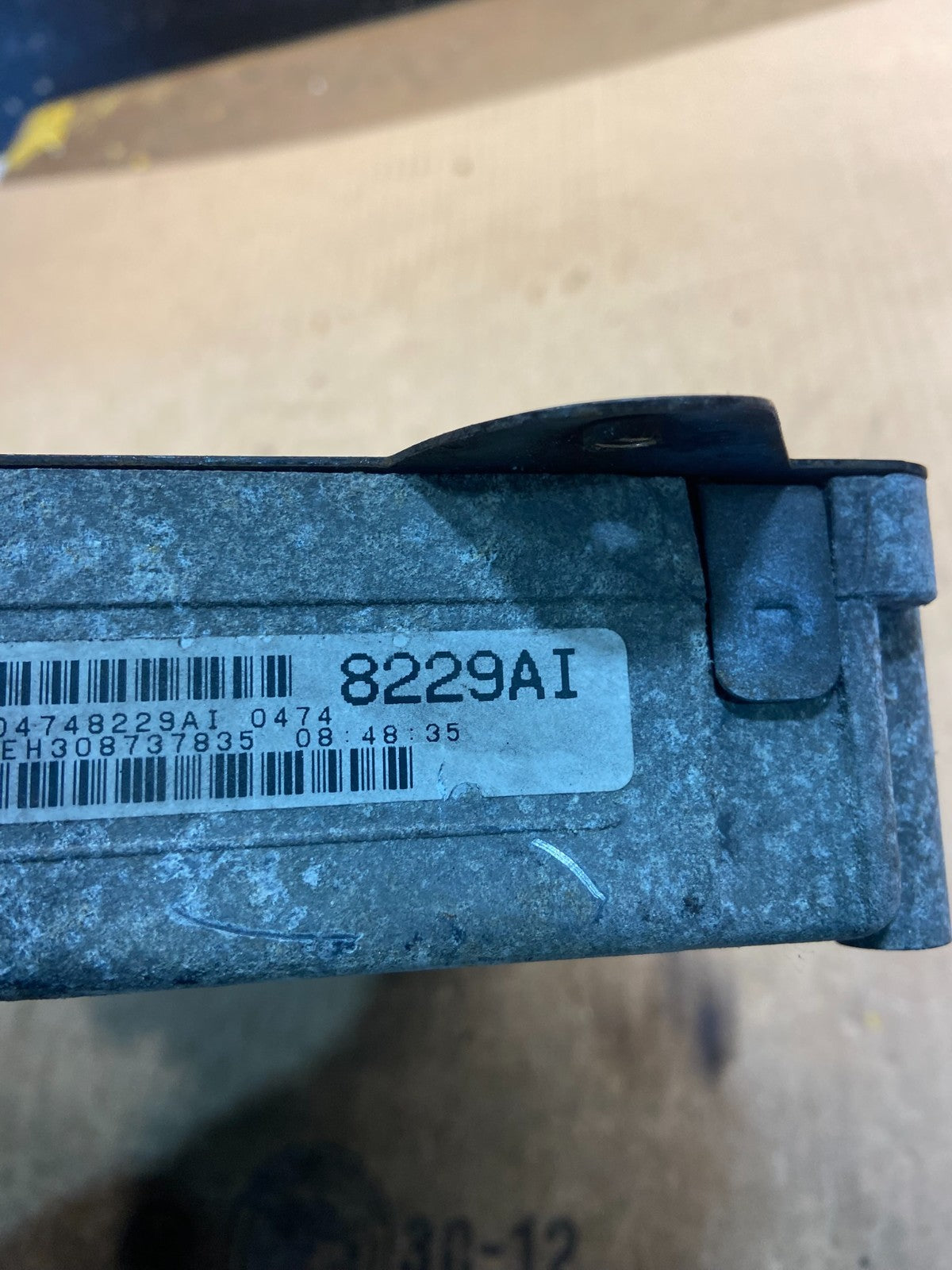 1998 Chrysler  Caravan  3.8L Engine Control Module P04748229AI z8623 DG3