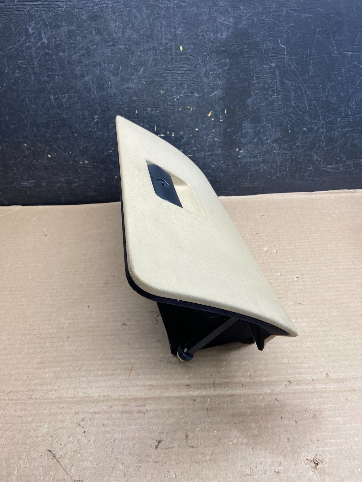2007 to 2011 BMW E90 E91 335i 328i XI Glove Box AH3466 DG1