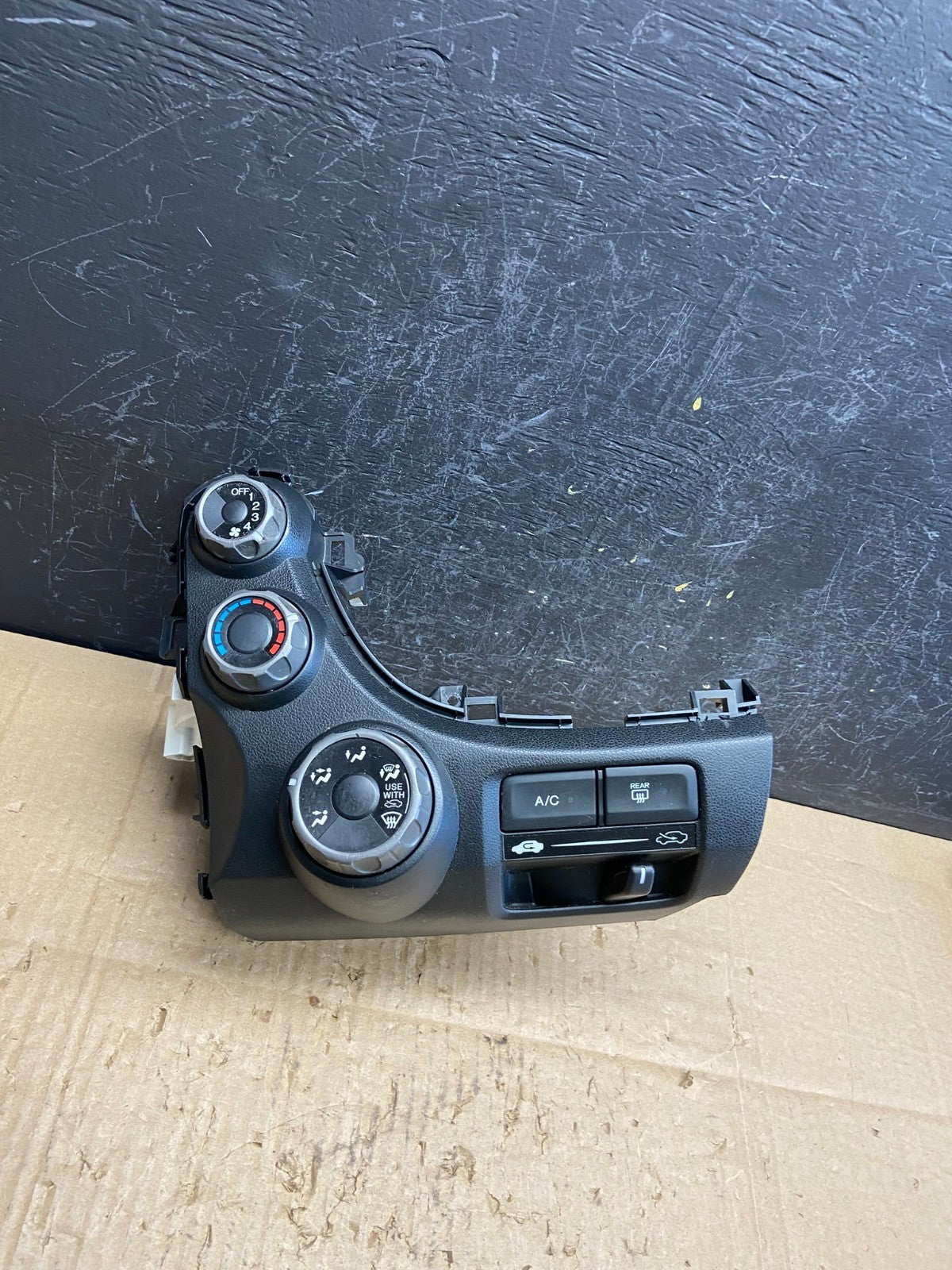 2009 to 2013 Honda Fit A/C Heater Climate Control Panel Trim AD1954 DG0