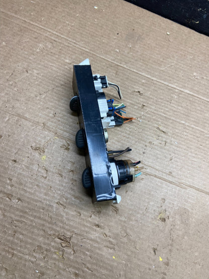 2001 - 2007 GMC Chevrolet Astro Express Climate Control A/C W1792 DG3