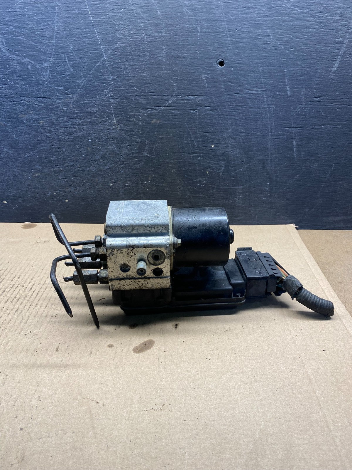 2006 2007 Ford E250 E350 Anti-Lock ABS Antilock Brake Pump AH3195 DG4