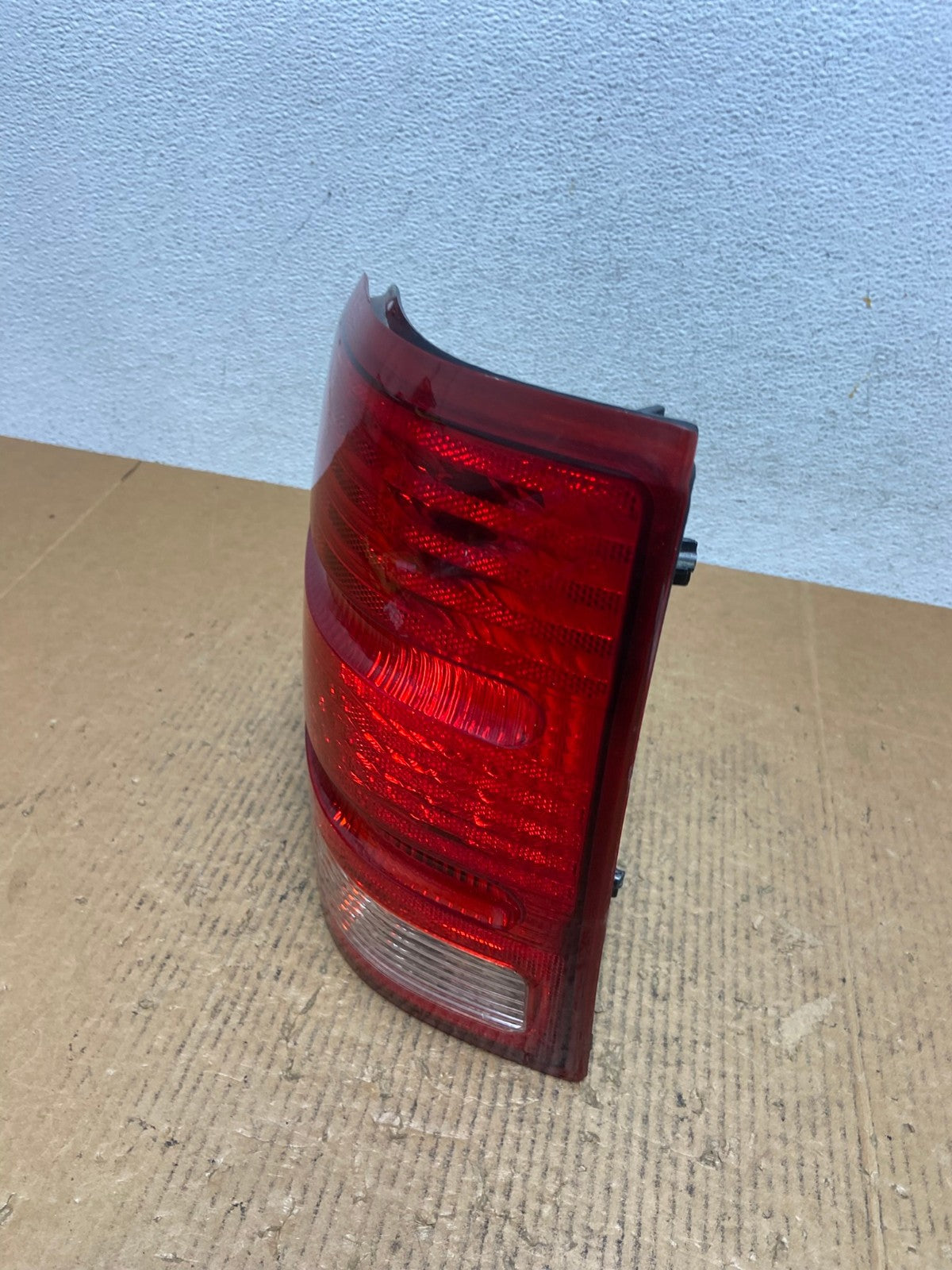 2002 to 2005 Ford Explorer Left Driver Lh Side Tail light DEPO AE1544 LK1