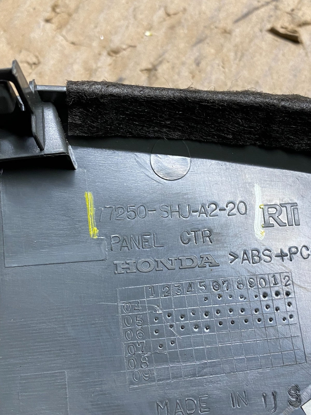 2005 to 2010 Honda Odyssey Radio Climate Control Dash Trim Bezel T1550 DG5