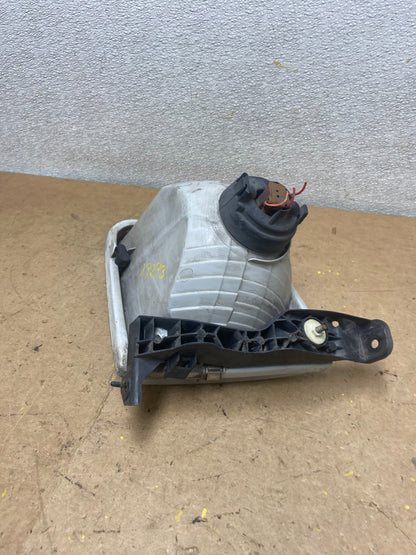 2001-2004 Toyota Sequoia Right Passenger RH Side Headlight Halogen OEM X7273 DW7