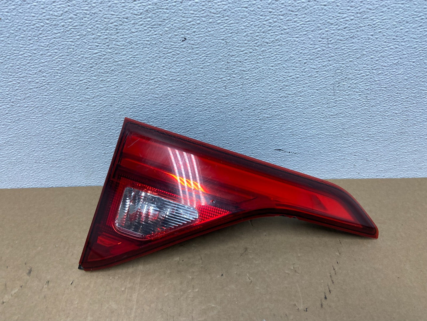 2017 2018 2019 GMC Acadia Left Driver LH Side Inner Tail Light ac1245 DG0