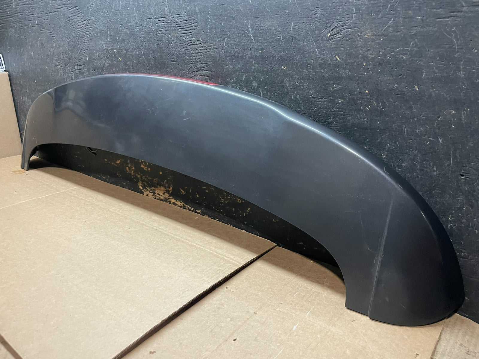 2015 to 2020 Kia Sedona Rear Trunk Spoiler Wing Oem Y9246 DG2