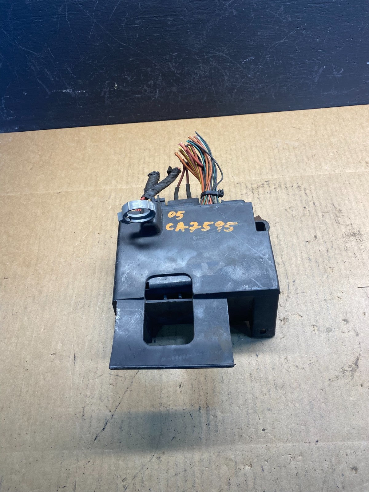 1996 to 1999 Chevrolet Astro Under Hood Fuse Box Cover Oem AC4274 DG3