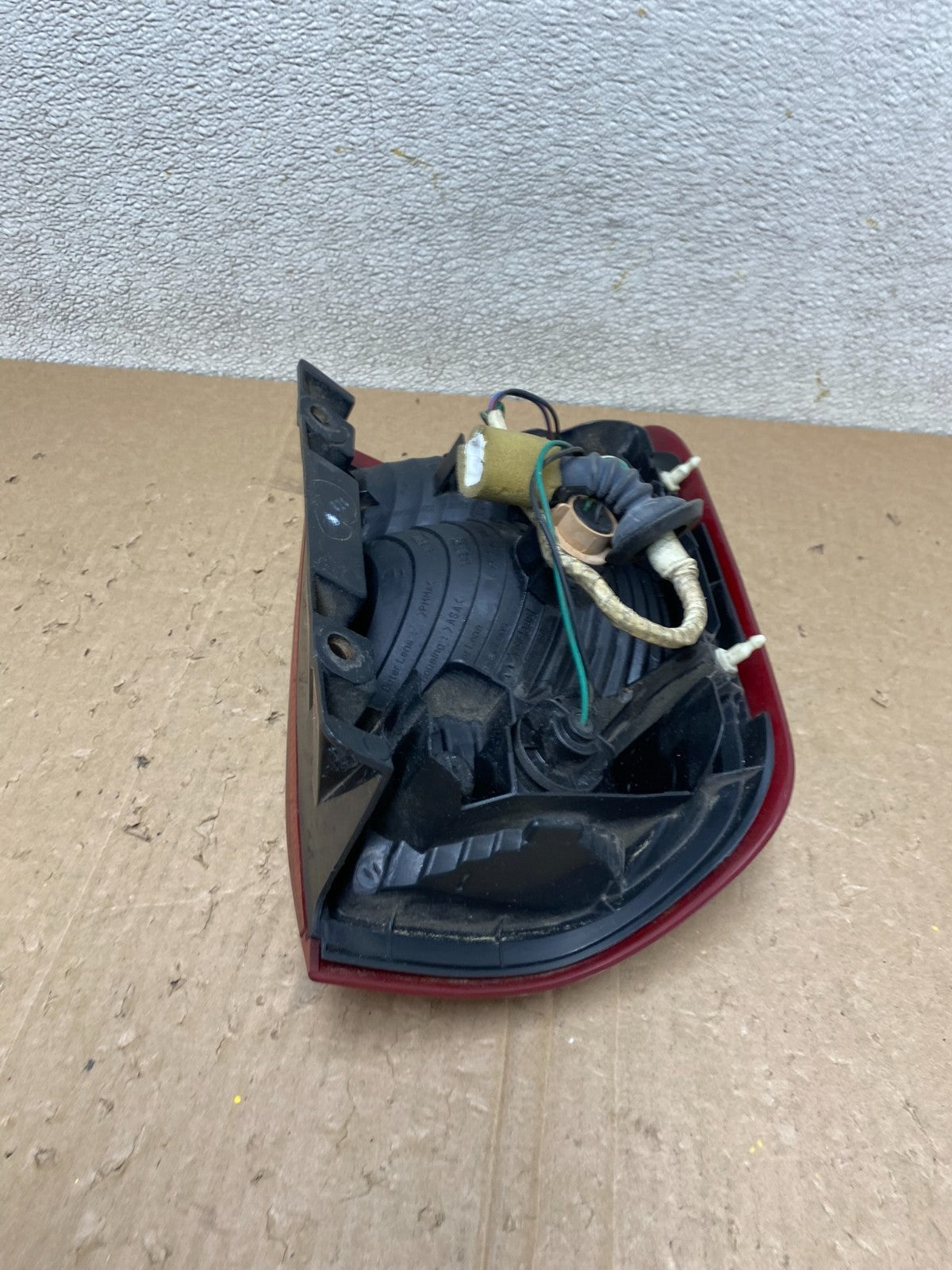 1999 to 2004 Nissan Pathfinder Right Passenger Rh Side Tail light Oem U0489 DW7
