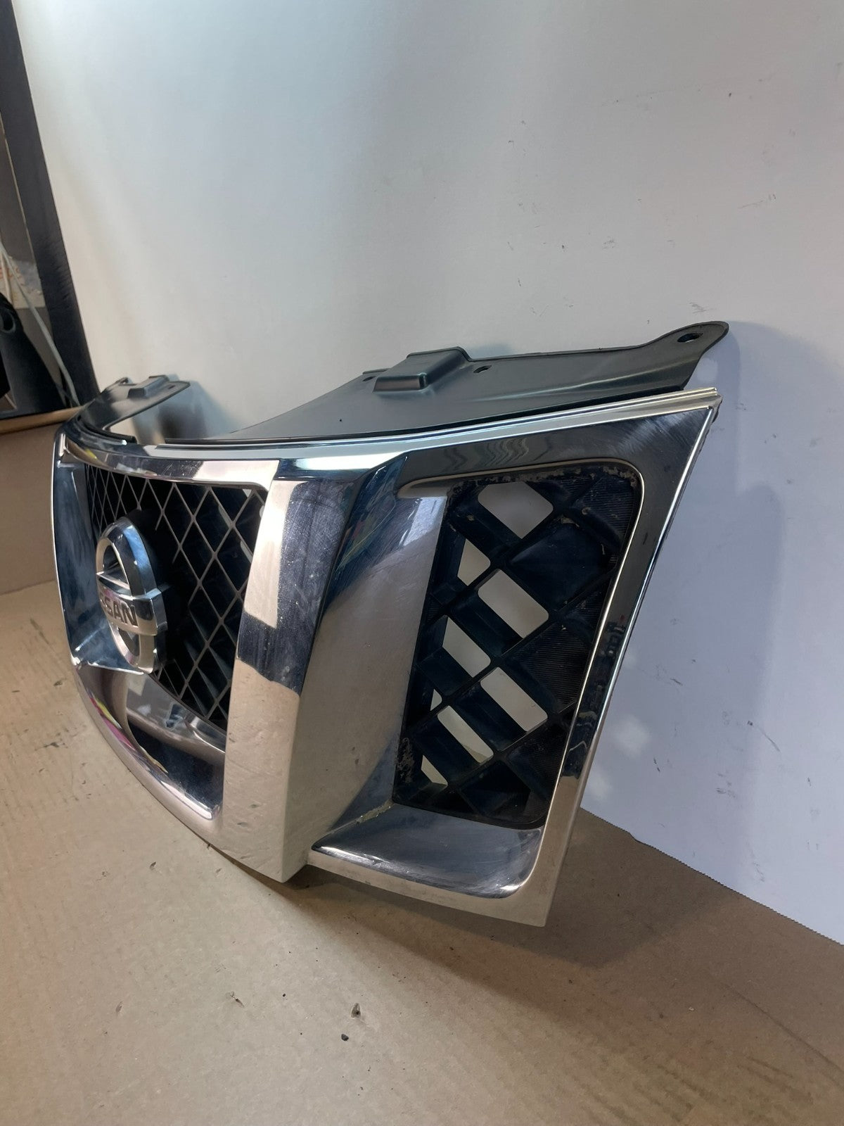 2008 to 2012 Nissan Pathfinder Front Upper Chrome Grill Grille AF8519 DG1