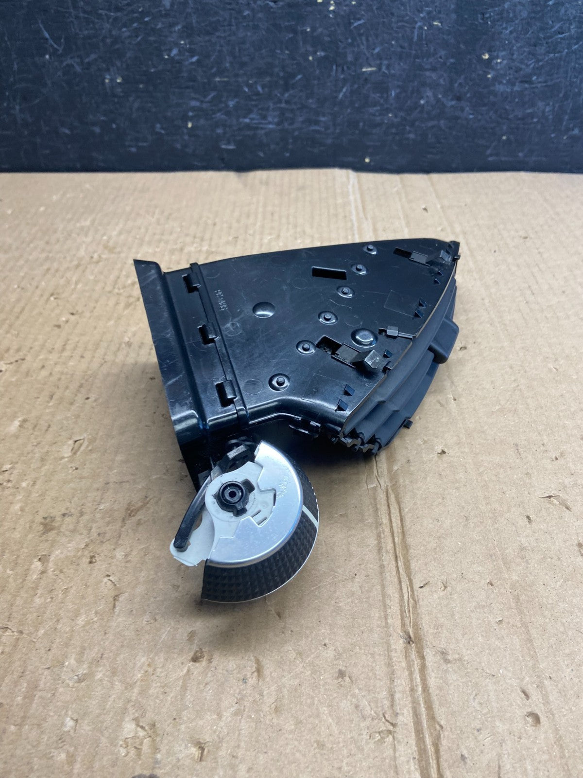 2013 to 2016 Ford Escape Right Passenger Side Dash Air Vent ae3916 DG3