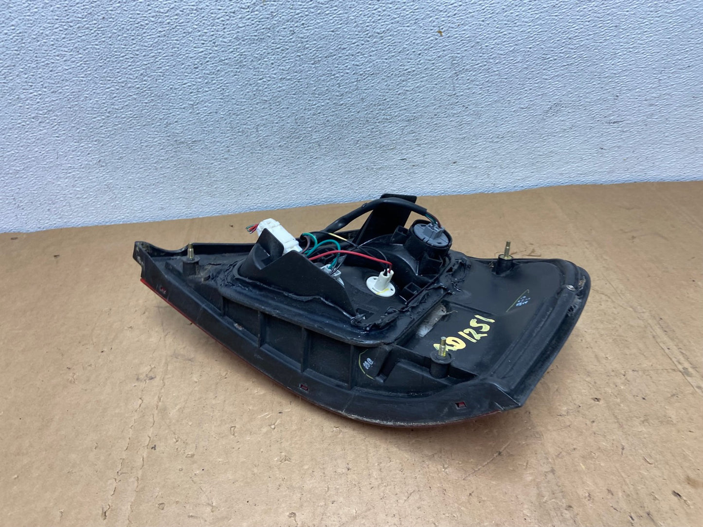 2000 to 2001 Nissan Altima Left Driver LH Side Tail Light AD1251 LK5