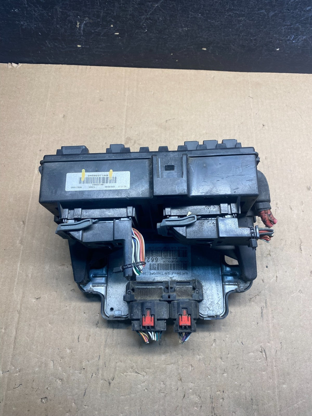 2005 Jeep Grand Cherokee BMC Body Module Power Fuse Box Relay AE7775 DW0