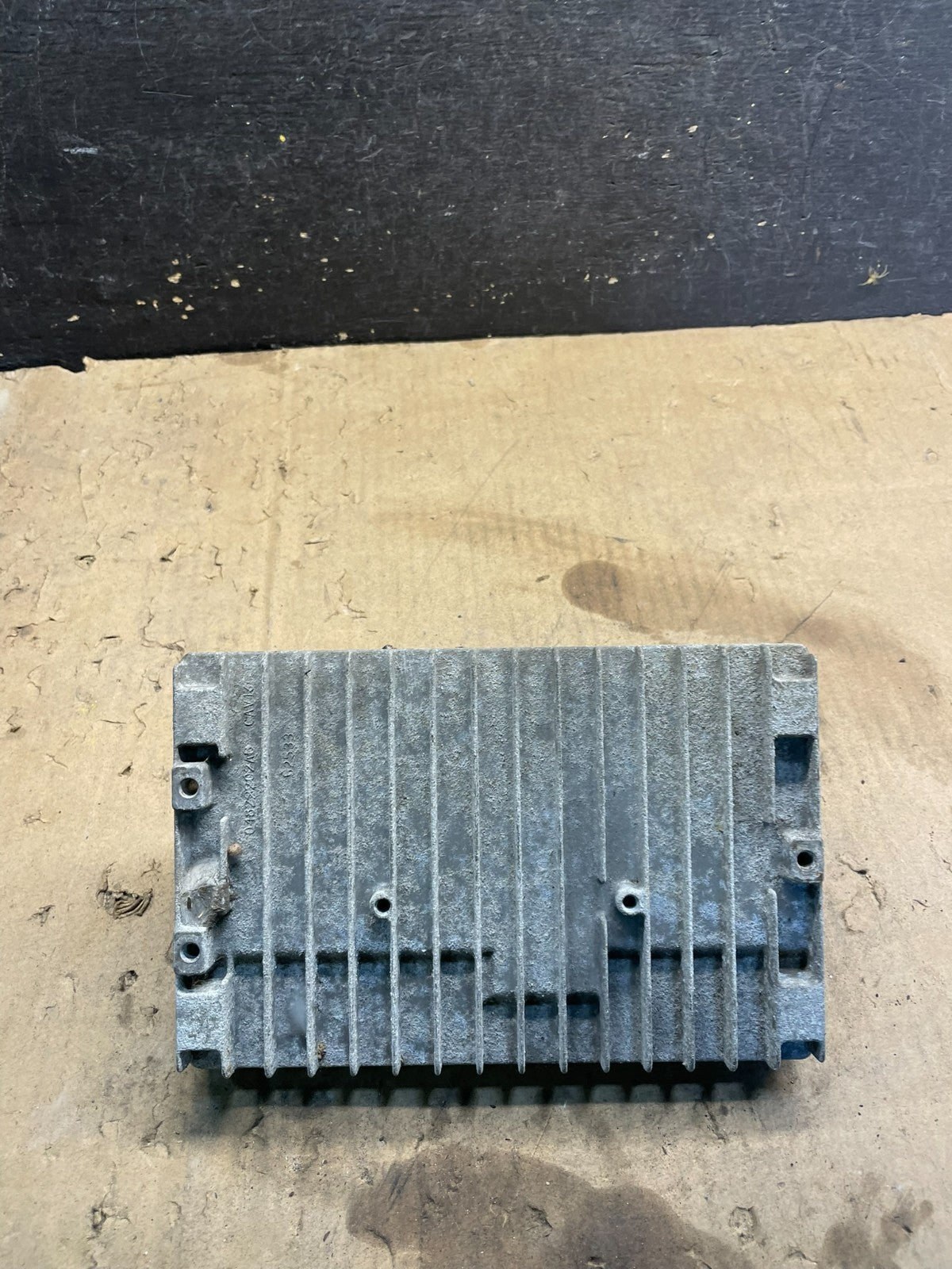 2005 Chrysler  Caravan  3.3L Engine Control Unit ECU Module W7387 DG2
