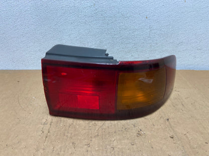 1995 - 1996 Toyota Camry Sedan Right Passenger Tail Light Lamp AD0602 LK0