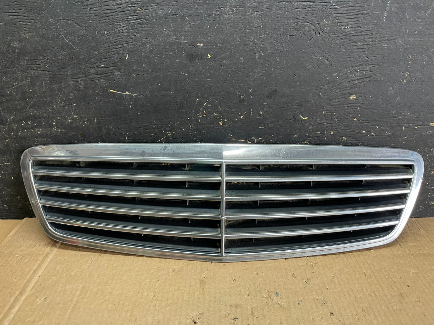 2000 to 2002 Mercedes-Benz S-Class S500 S430 Front Upper Grille OEM AB32200