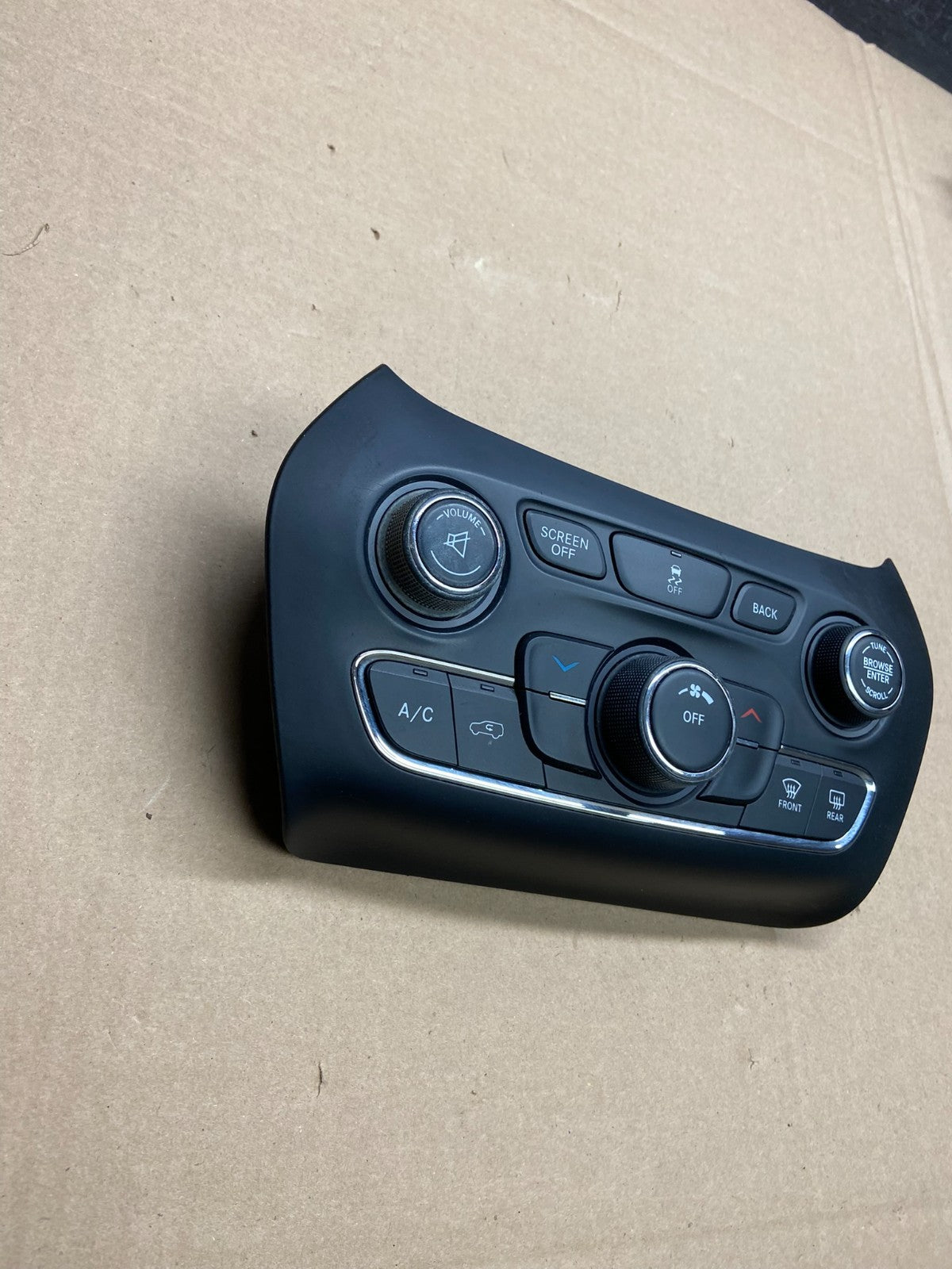 2014 to 2017 Jeep Cherokee Heater Climate Temperature Control AI6209 DG2