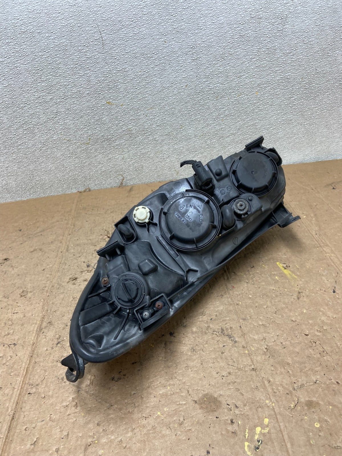 2007 2008 2009 2010 Hyundai Elantra Right Passenger Side Headlight AA43213