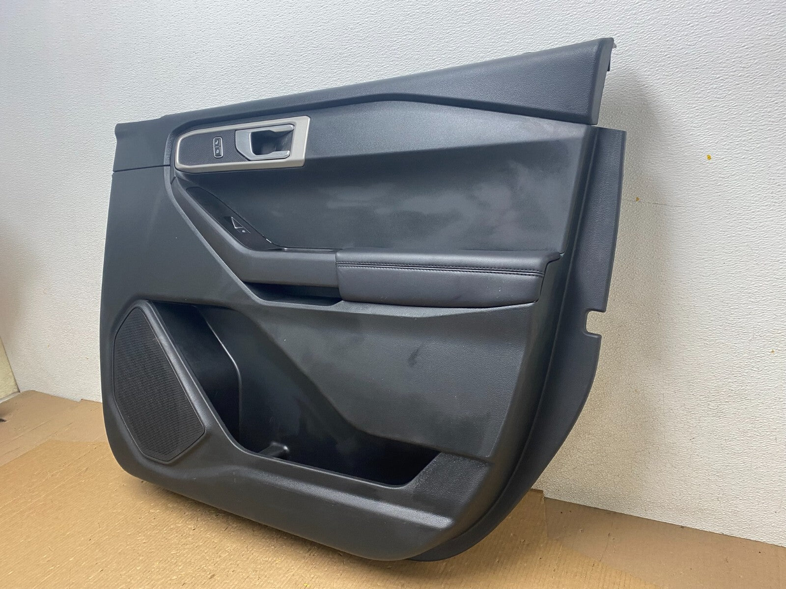 2020 to 2023 Ford Explorer Interceptor Front Right Side Door Panel OEM G17761