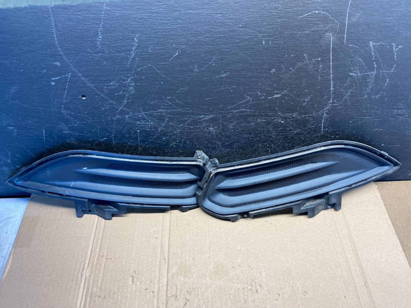 2013-2016 Ford Fusion Front Bumper Left+Right Set Fog Light Bezel Trim ae2343 DG1