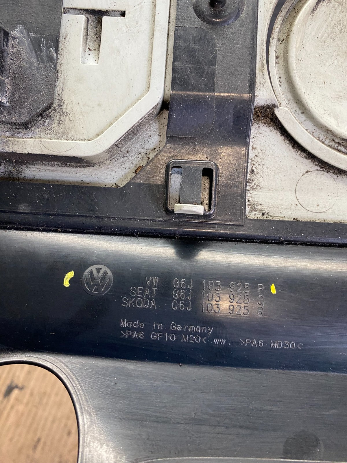 2005-2010 Volkswagen Mk5 2.0 TSI Passat Jetta Engine Cover Q0407 DG8
