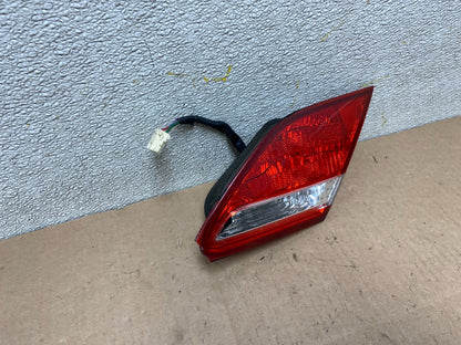 2008-2010 Toyota Avalon Right Passenger Side Tail Light Inner Oem W0742 DW2