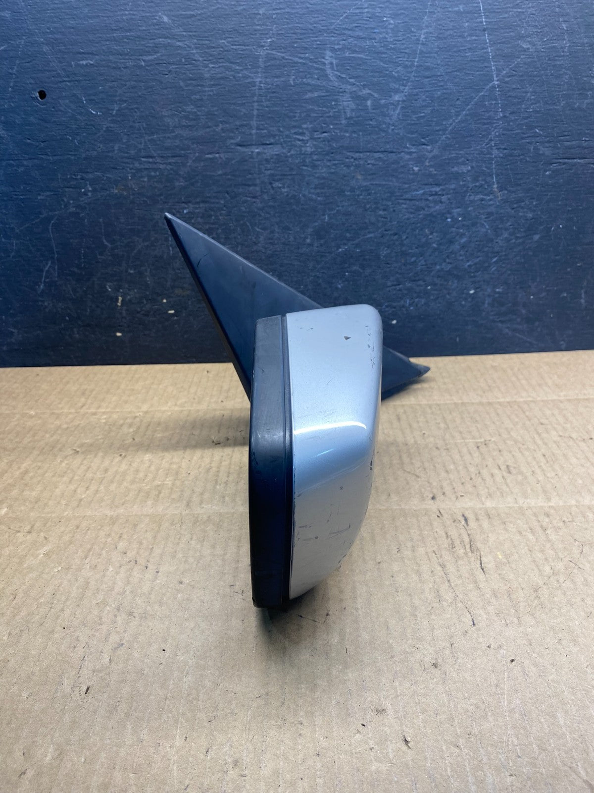 2001 to 2006 BMW 325i Right Passenger Side View Door Mirror AG7296 DW11