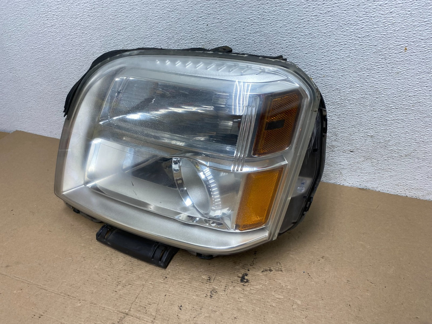 2010 to 2015 GMC Terrain Halogen Left Driver Lh Side Headlight AF4722 DW1