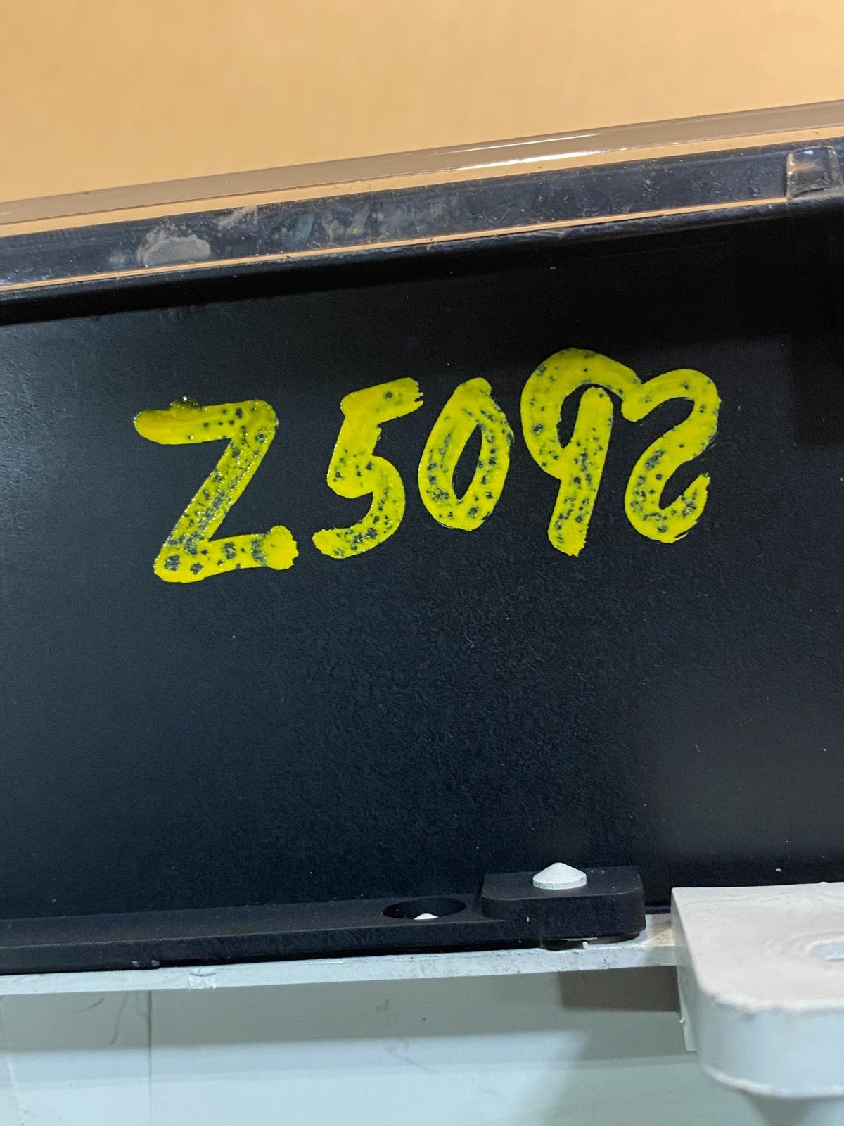 1998 to 2000 Nissan Pathfinder Speedometer Cluster Gauge Z5092 PS8