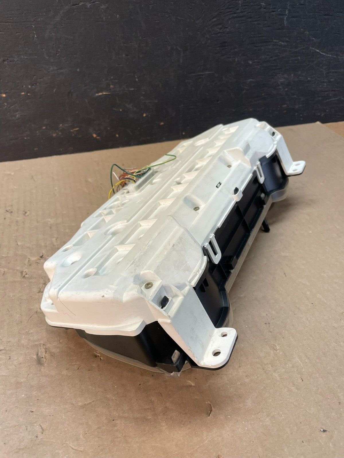 2004 2005 Toyota Sienna Speedometer Cluster Gauge AE3370 DG3