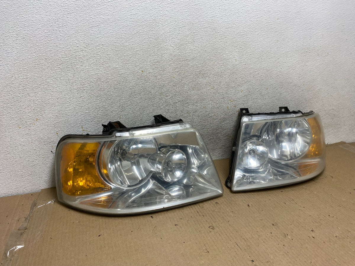 2003 - 2006 Ford Expedition Left+Right Side Headlights Halogen AH5819 DW1