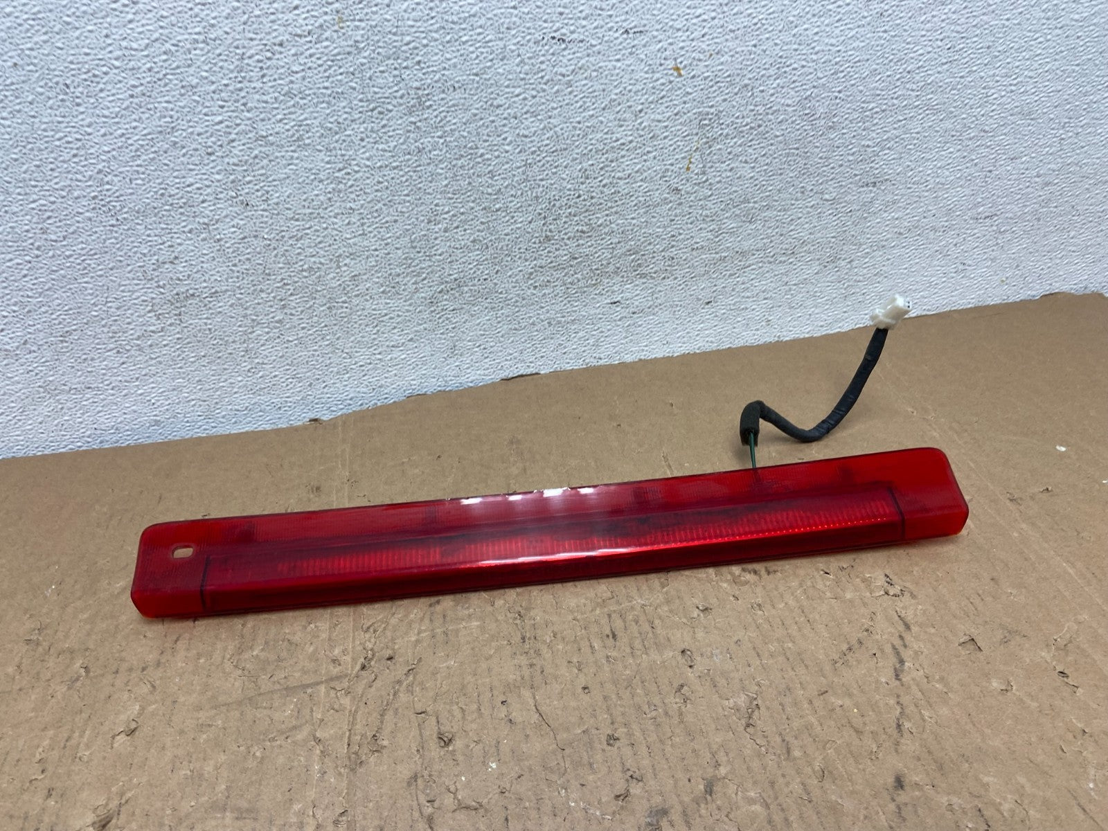 2005 to 2011 Hyundai Accent Trunk Lid Hatch 3rd Brake Light AD8211 DG0