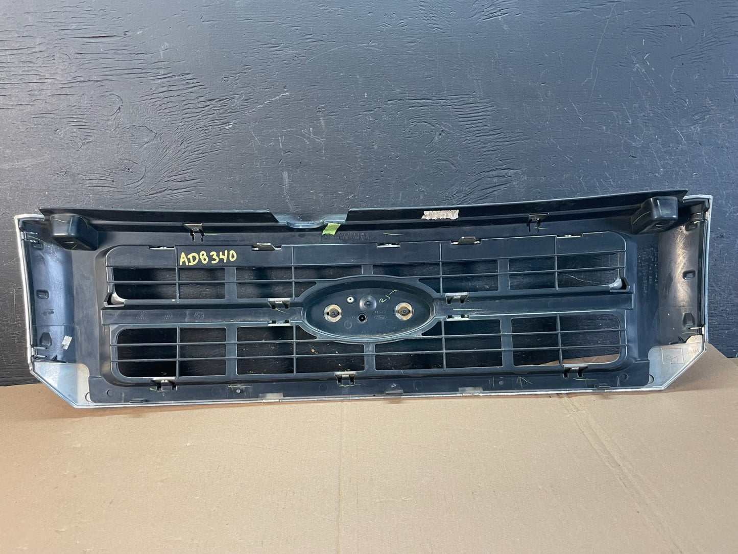 2008 to 2012 Ford Escape Front Upper Grill Grille AD8340 DG3
