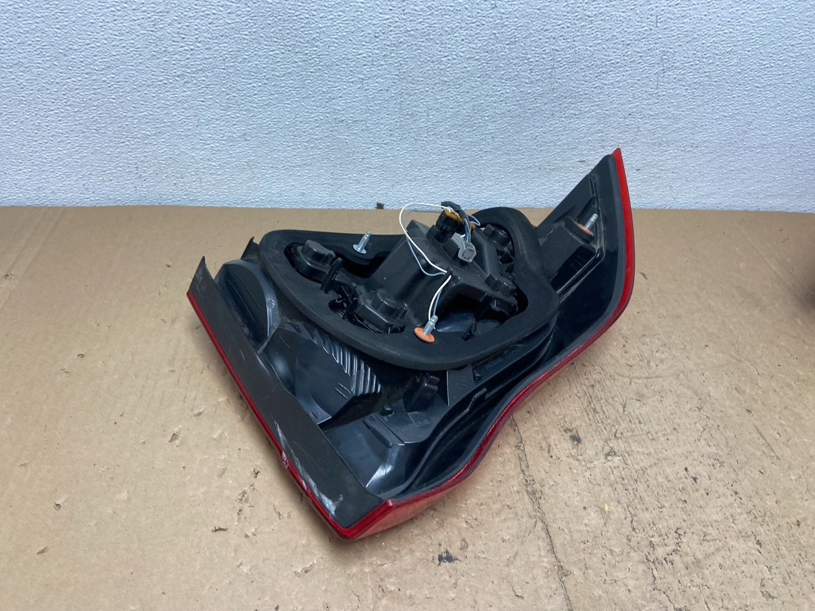 2007 to 2013 Volvo S80 Right Passenger RH Side Tail Light AC7398 DW4
