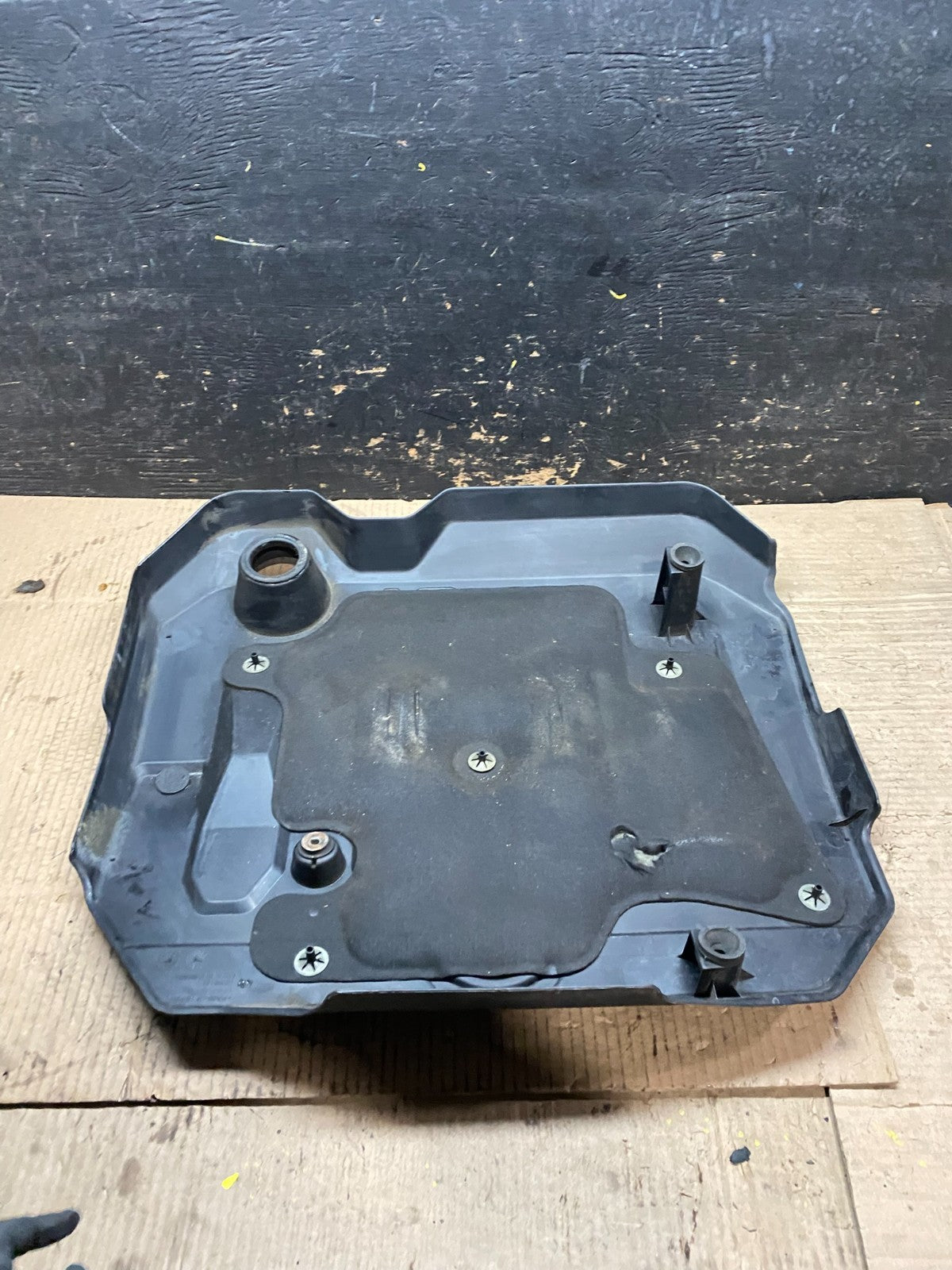 2013 to 2016 Cadillac SRX 3.6L Plastic Engine Cover Shield OEM w5655 DG4