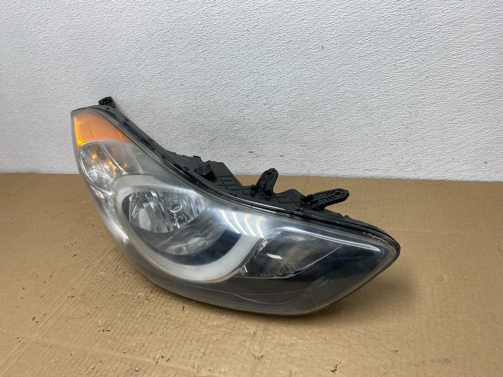 2011 2012 2013 Hyundai Elantra Right Passenger Headlight Oem AC3843 DW1