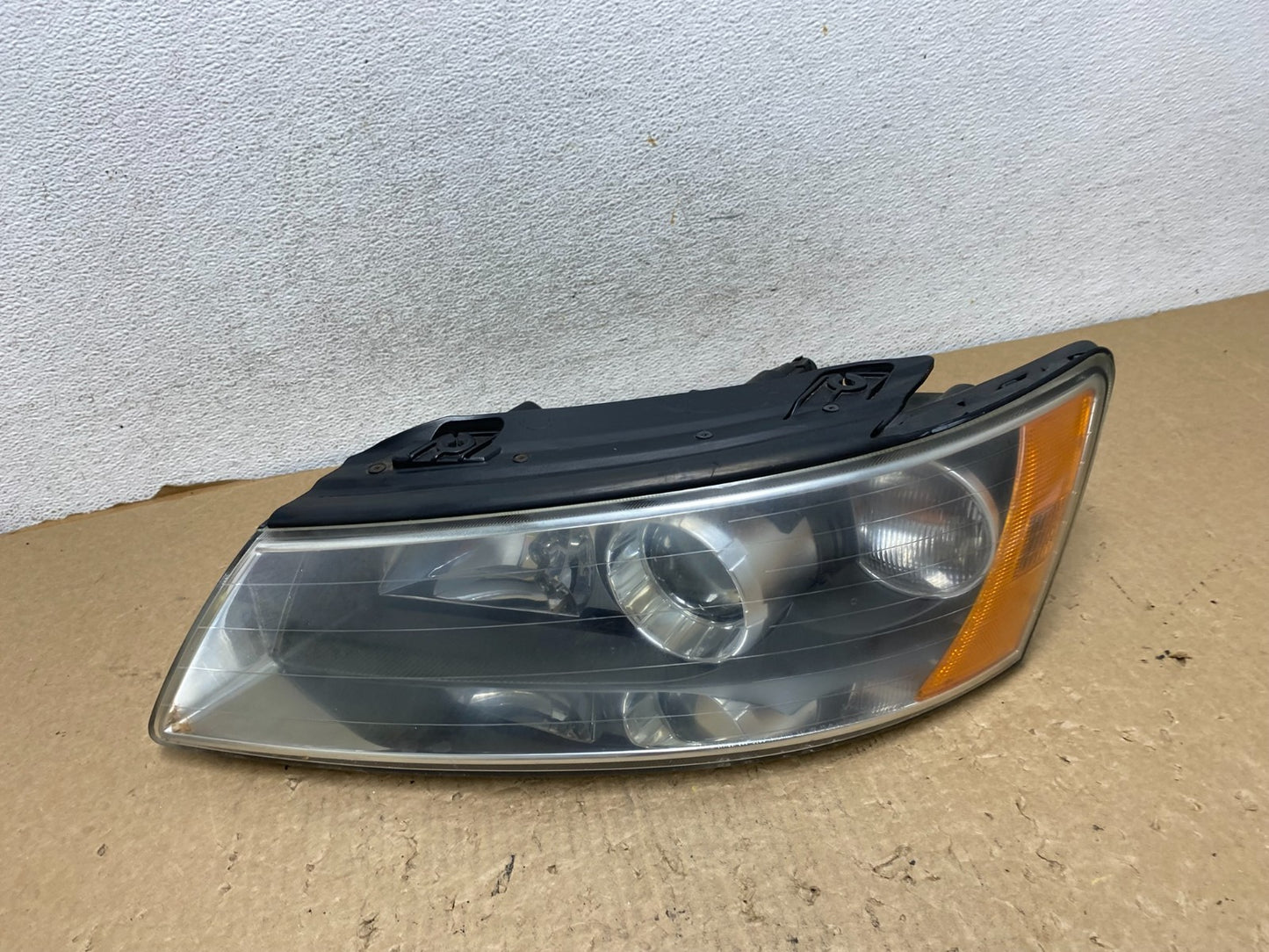 2006 to 2008 Hyundai Sonata Left Driver LH Side Headlight Halogen AF8119 DW0