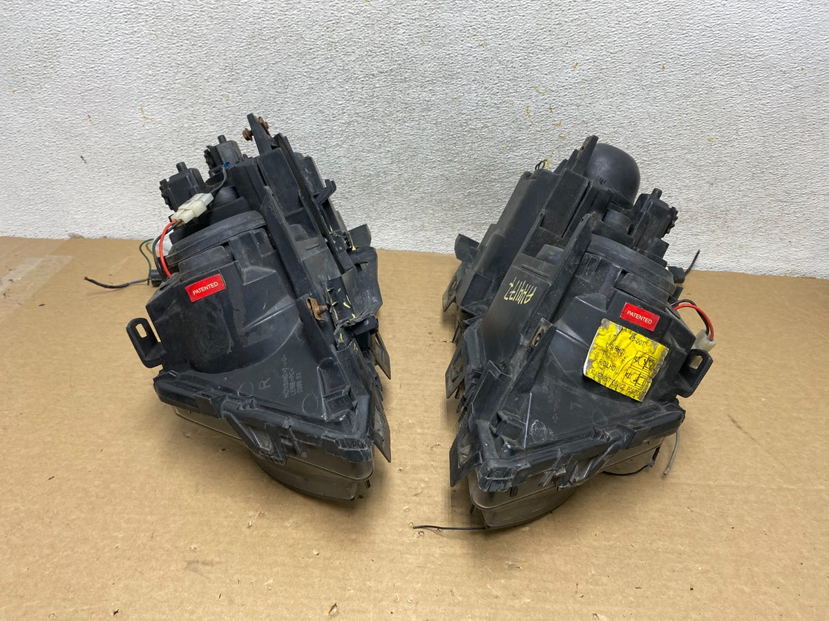 2002 to 2005 BMW 3 E46 Sedan Left+Right Set Headlights AH4177 PS12