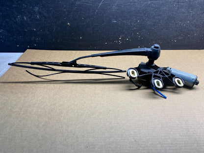 2002 - 2005 Mercedes W203 C320 C240Rear Glass Windshield Wiper Motor Z9033 DG1